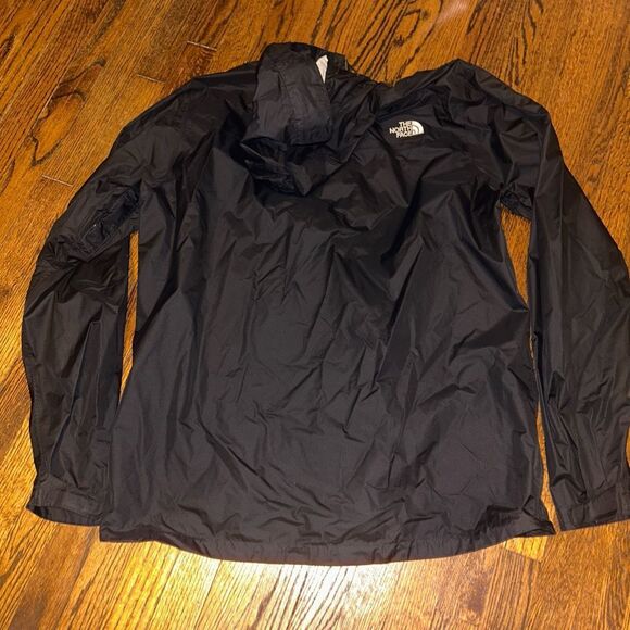 New The North Face Raincoat - Picture 2 of 4